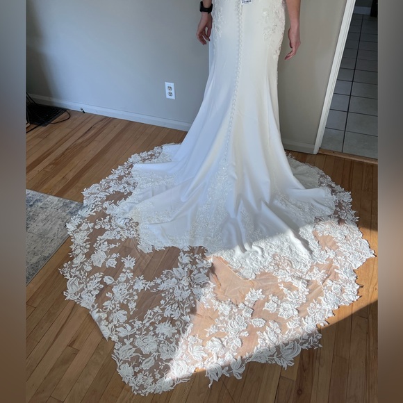 Essence of Australia Oxford Street - NWT Size 6 Wedding Dress - Picture 5 of 10